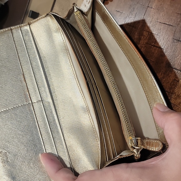 Authentic Prada Saffiano Metal wallet - Picture 9 of 13